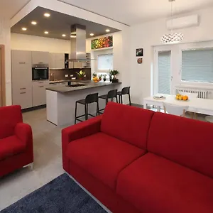 Turistico Laura Apartamento